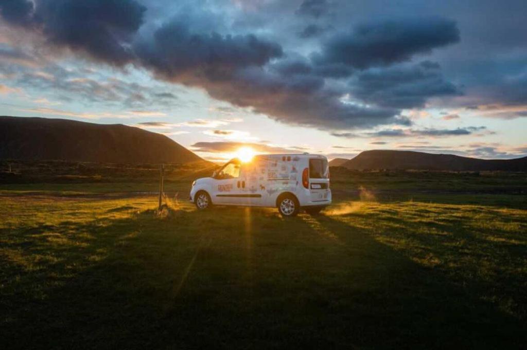 Rent Campervans Hotel Keflavík Kültér fotó