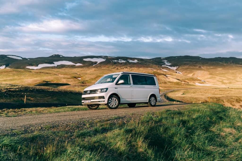Rent Campervans Keflavík Kültér fotó